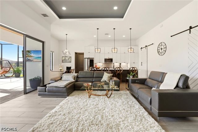 3325 SW 8th CT, Cape Coral, FL 33914