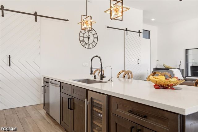 3325 SW 8th CT, Cape Coral, FL 33914