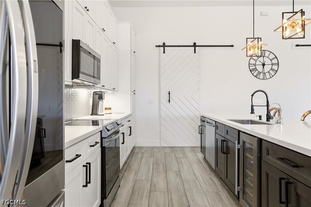 3325 SW 8th CT, Cape Coral, FL 33914