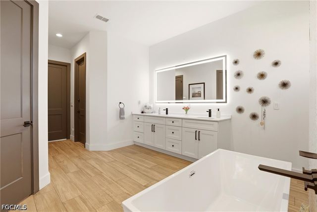 3325 SW 8th CT, Cape Coral, FL 33914