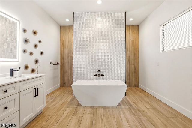 3325 SW 8th CT, Cape Coral, FL 33914