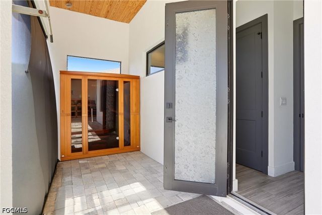 3325 SW 8th CT, Cape Coral, FL 33914