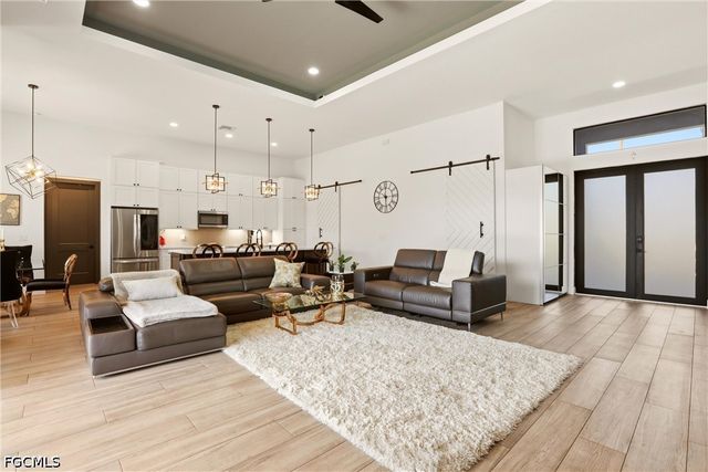 3325 SW 8th CT, Cape Coral, FL 33914