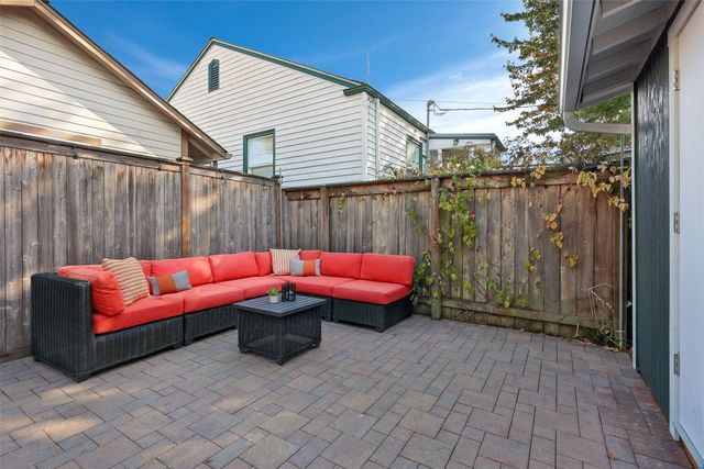 2305 NW 85th Street, Seattle, WA 98117