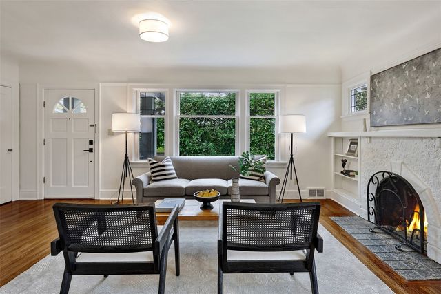 2305 NW 85th Street, Seattle, WA 98117