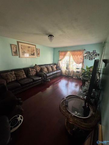 1607 College Street SE, Decatur, AL 35601