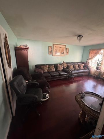 1607 College Street SE, Decatur, AL 35601