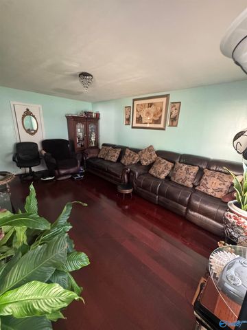 1607 College Street SE, Decatur, AL 35601