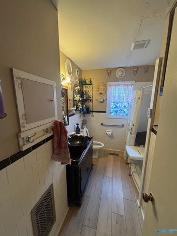 1607 College Street SE, Decatur, AL 35601