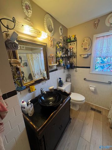 1607 College Street SE, Decatur, AL 35601