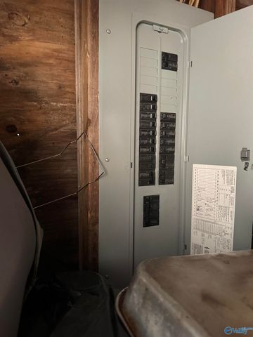 1607 College Street SE, Decatur, AL 35601