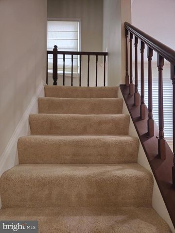 6565 RIVER TWEED LN, Alexandria, VA 22312