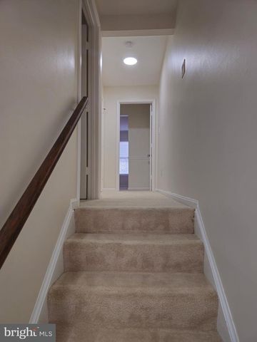 6565 RIVER TWEED LN, Alexandria, VA 22312