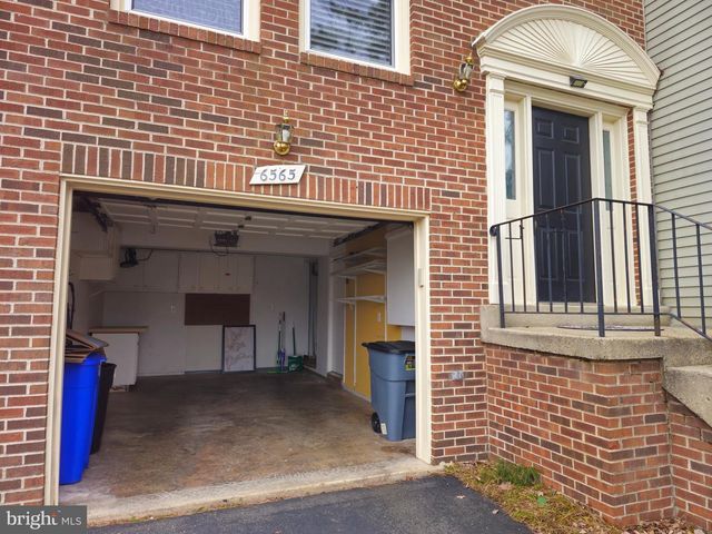 6565 RIVER TWEED LN, Alexandria, VA 22312