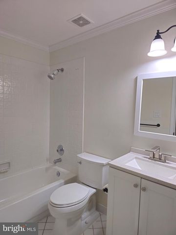 6565 RIVER TWEED LN, Alexandria, VA 22312