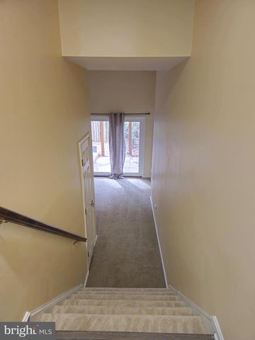 6565 RIVER TWEED LN, Alexandria, VA 22312