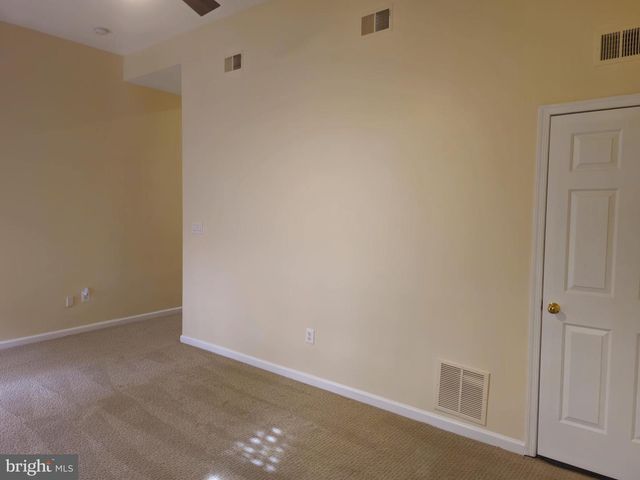 6565 RIVER TWEED LN, Alexandria, VA 22312