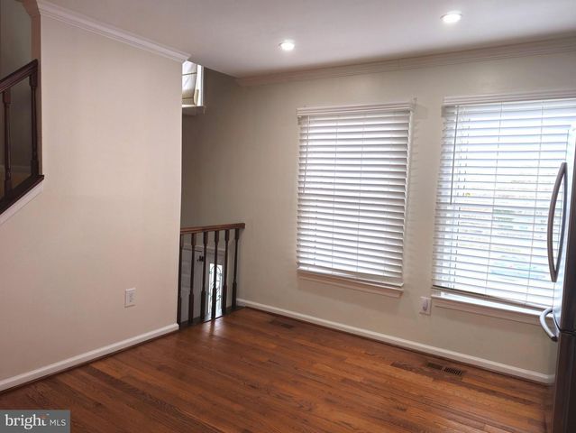 6565 RIVER TWEED LN, Alexandria, VA 22312