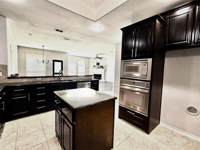 9505 Cypress Lake Drive, Fort Worth, TX 76036