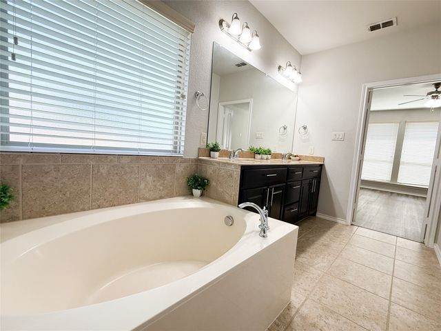 9505 Cypress Lake Drive, Fort Worth, TX 76036