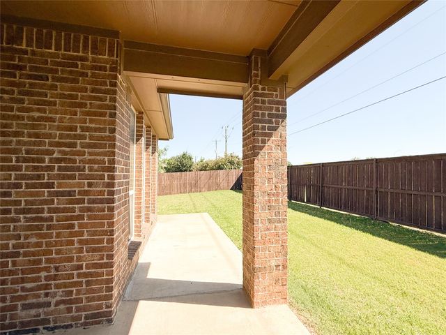 9505 Cypress Lake Drive, Fort Worth, TX 76036