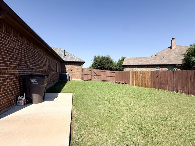 9505 Cypress Lake Drive, Fort Worth, TX 76036
