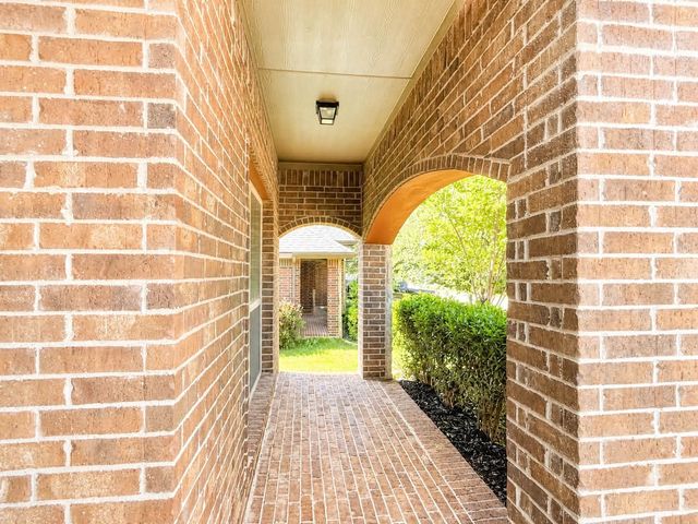 9505 Cypress Lake Drive, Fort Worth, TX 76036