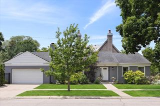131 Joyce Place, Park Ridge, IL 60068