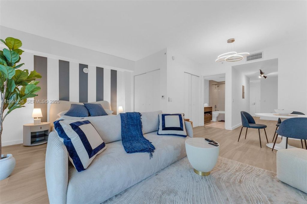 1100 S Miami Ave 3605, Miami, FL 33130