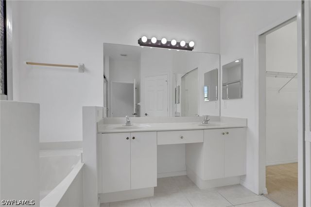 15454 Summit Place CIR 125, Naples, FL 34119