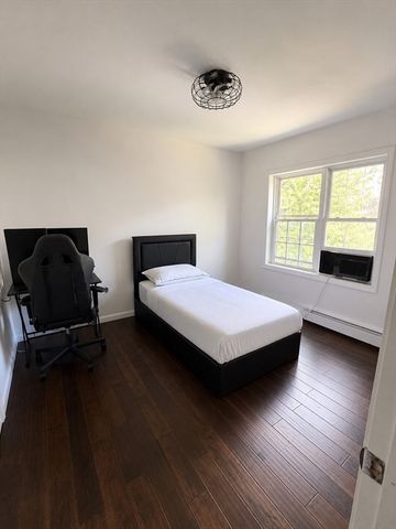 4 Wilder Rd, Leominster, MA 01453