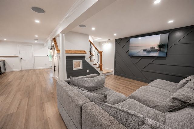 4 Wilder Rd, Leominster, MA 01453