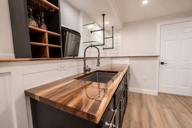 4 Wilder Rd, Leominster, MA 01453