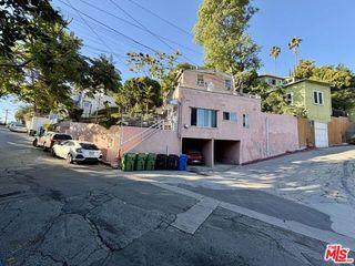 3901 De Longpre Avenue, Los Angeles, CA 90027