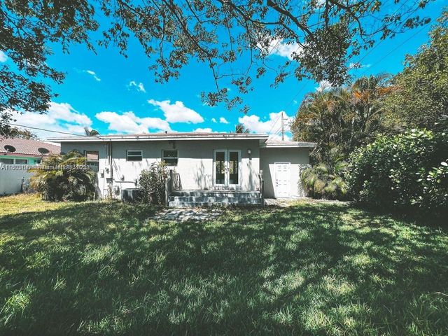 1231 N 16th Ct, Hollywood, FL 33020