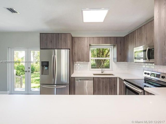 1231 N 16th Ct, Hollywood, FL 33020