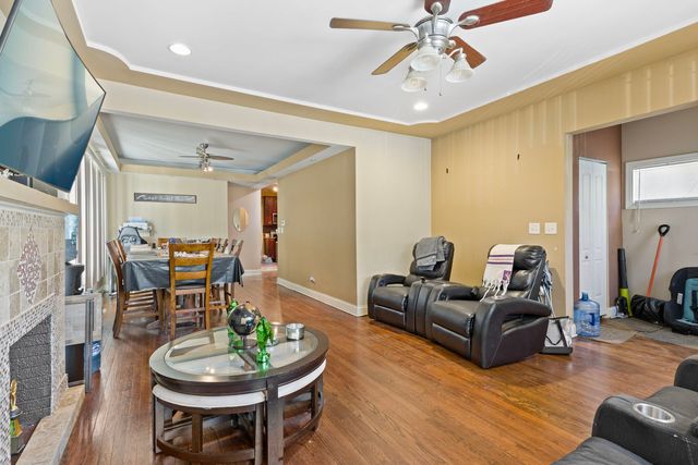 1727 E 83rd Place, Chicago, IL 60617