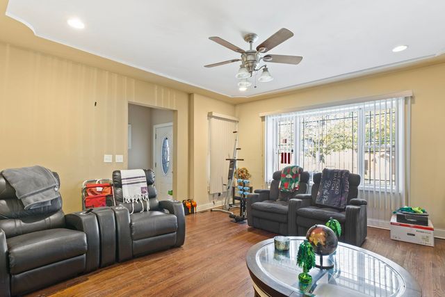 1727 E 83rd Place, Chicago, IL 60617