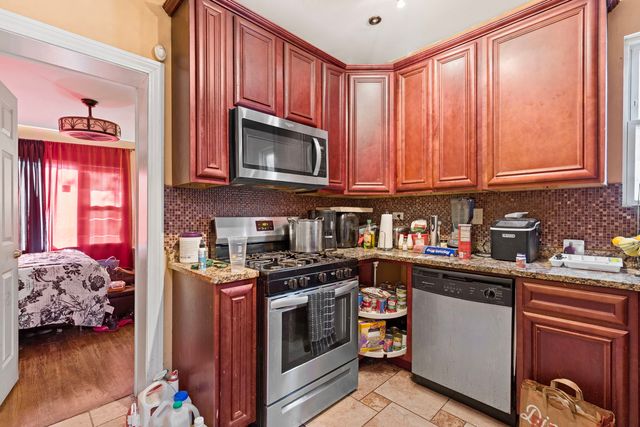 1727 E 83rd Place, Chicago, IL 60617