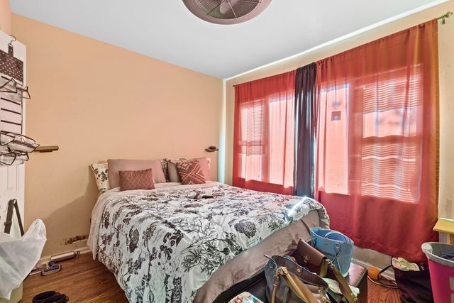 1727 E 83rd Place, Chicago, IL 60617