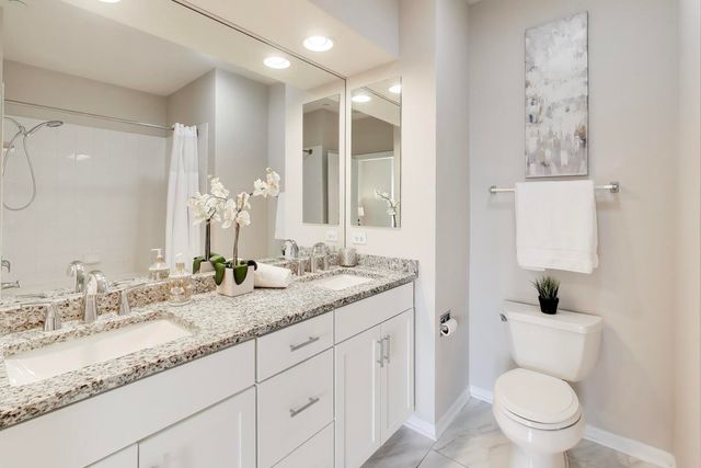 1914 Farnsworth Lane 208, Northbrook, IL 60062