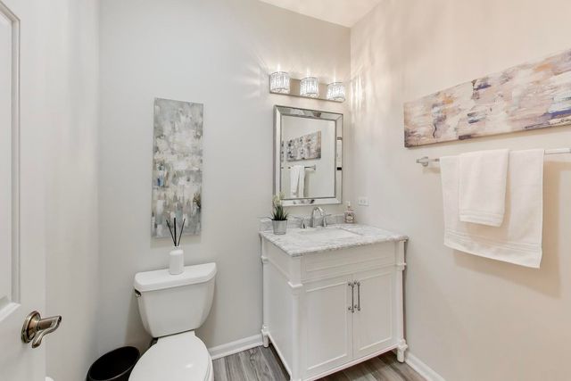 1914 Farnsworth Lane 208, Northbrook, IL 60062