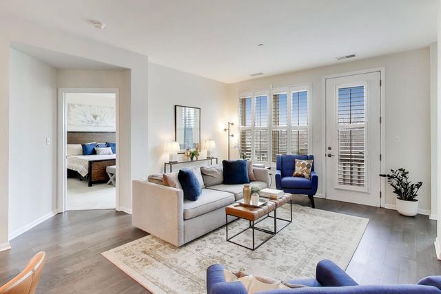 1914 Farnsworth Lane 208, Northbrook, IL 60062