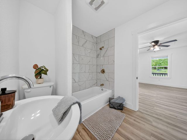1056 S Jefferson Avenue, Springfield, MO 65807