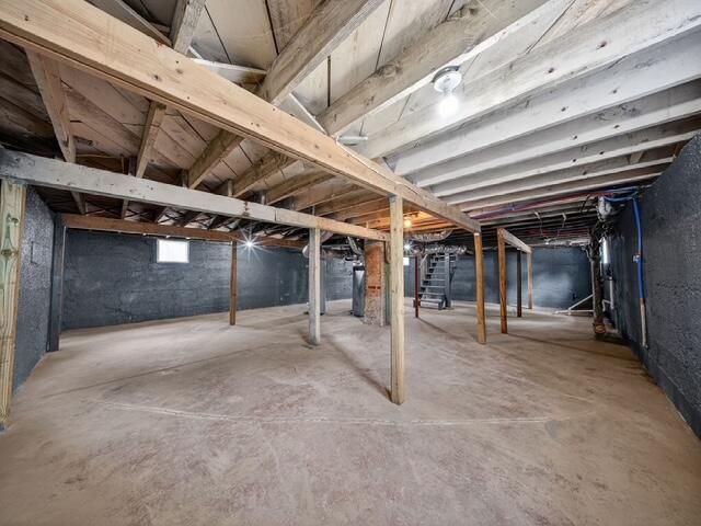 1056 S Jefferson Avenue, Springfield, MO 65807