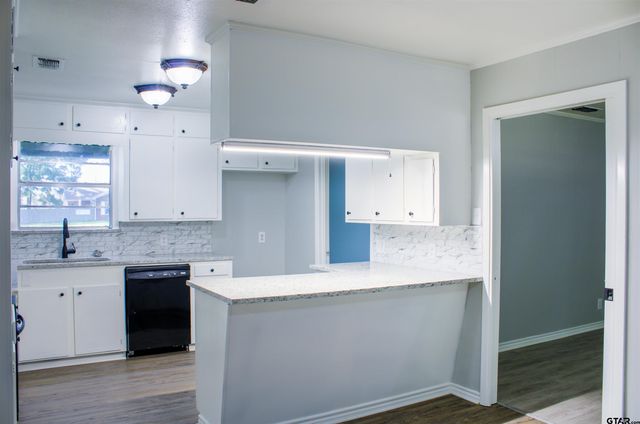 1307 E Main, Whitehouse, TX 75791