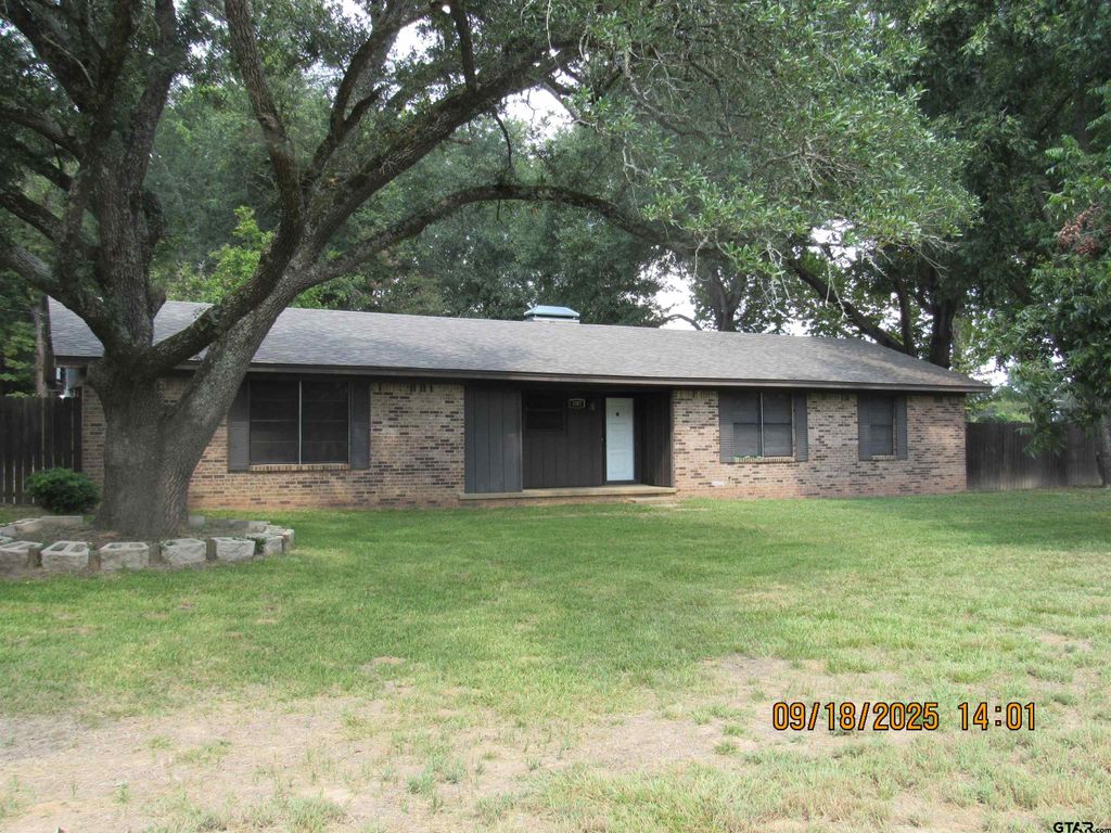 1307 E Main, Whitehouse, TX 75791