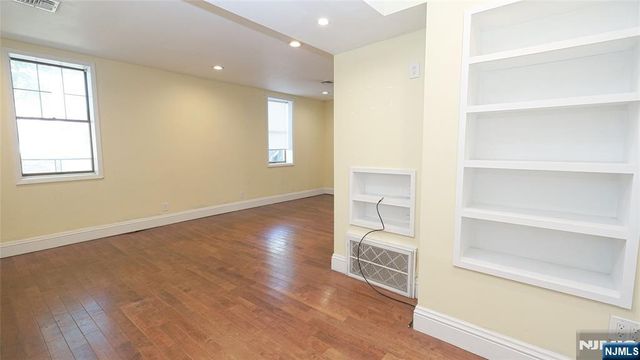186 School Street, Northvale, NJ 07647