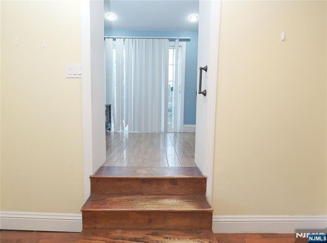 186 School Street, Northvale, NJ 07647