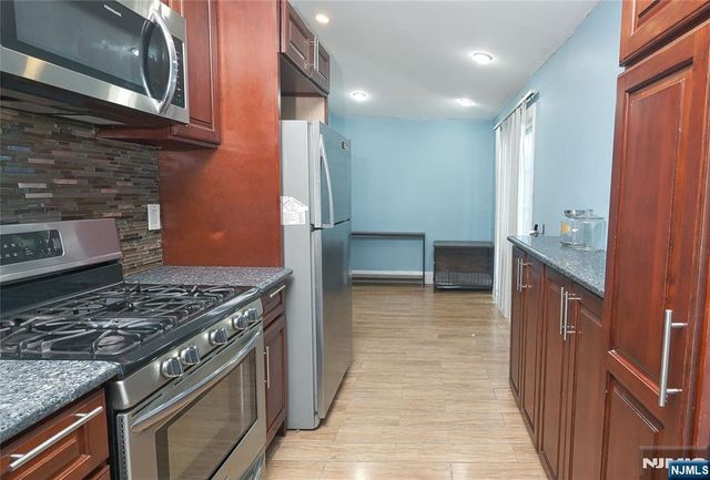 186 School Street, Northvale, NJ 07647